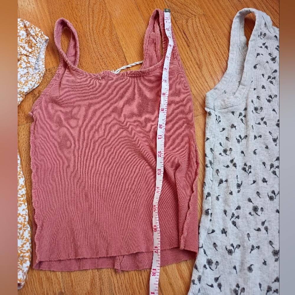 Assorted Tops Size Small - Picture 9 of 16